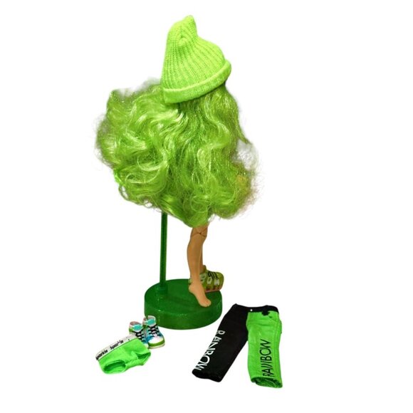 Rainbow High Series 1 Jade Hunter Green Fashion Doll with Stand and Extra Pieces - Picture 3 of 9